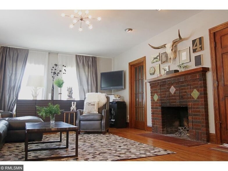 Building Photo - 3536 /3538 Girard Ave S