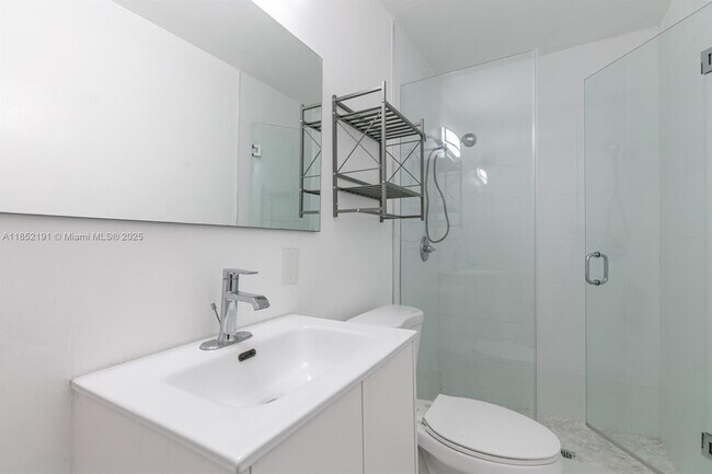 Building Photo - 18400 SW 77th Ct