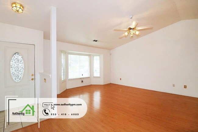 Building Photo - 2875 Tropicana Ct
