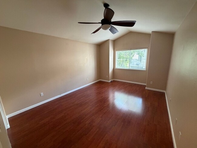 Building Photo - 4 Bedroom | 3.5 Bathroom | Single family home in Downtown Sacramento