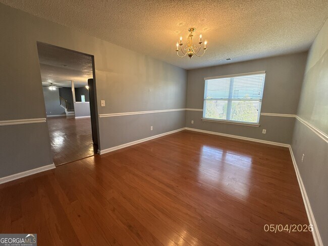 Building Photo - 1002 Odelle Cir
