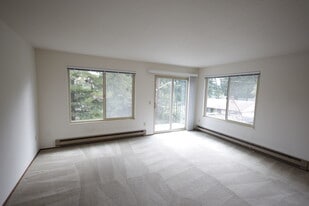 Building Photo - 314 N 134th St