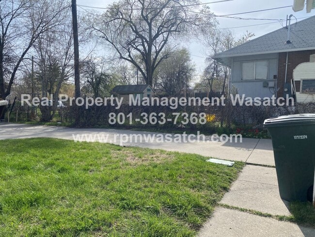 Building Photo - Come See this 2 bedroom 1 bath basement apartment in Salt Lake City With $500 Off First Month Rent1!