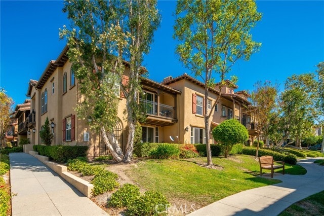 Building Photo - 12 Vinca Ct