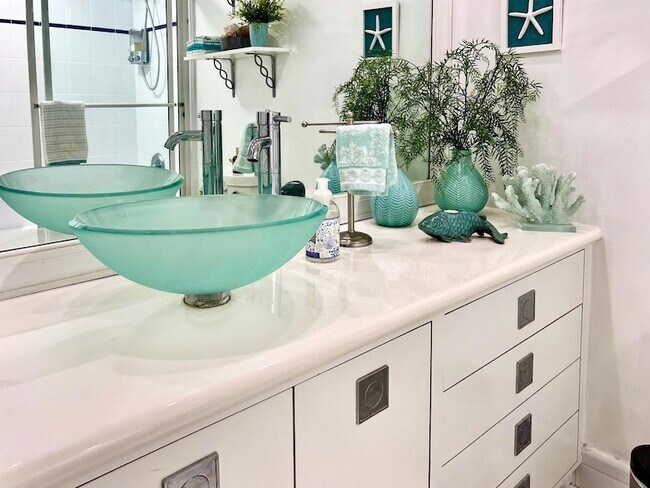 Building Photo - 3010 N Course Dr