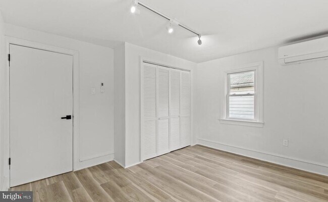 Building Photo - 715 E Haverford Rd