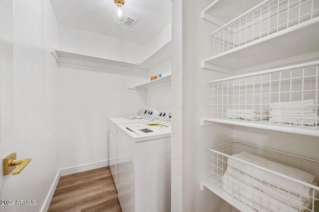 Building Photo - 2959 N 68th Pl