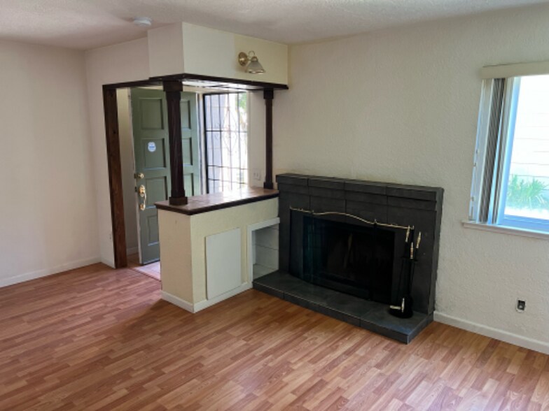 Building Photo - 8236 Center Pkwy