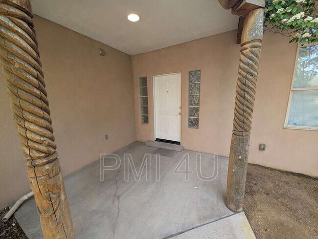 Building Photo - 511 Eugene Ct SE