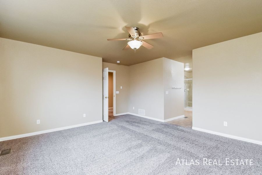 Building Photo - 7974 Irish Dr