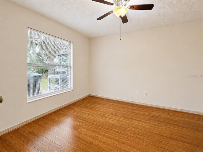 Building Photo - 14426 Island Cove Dr