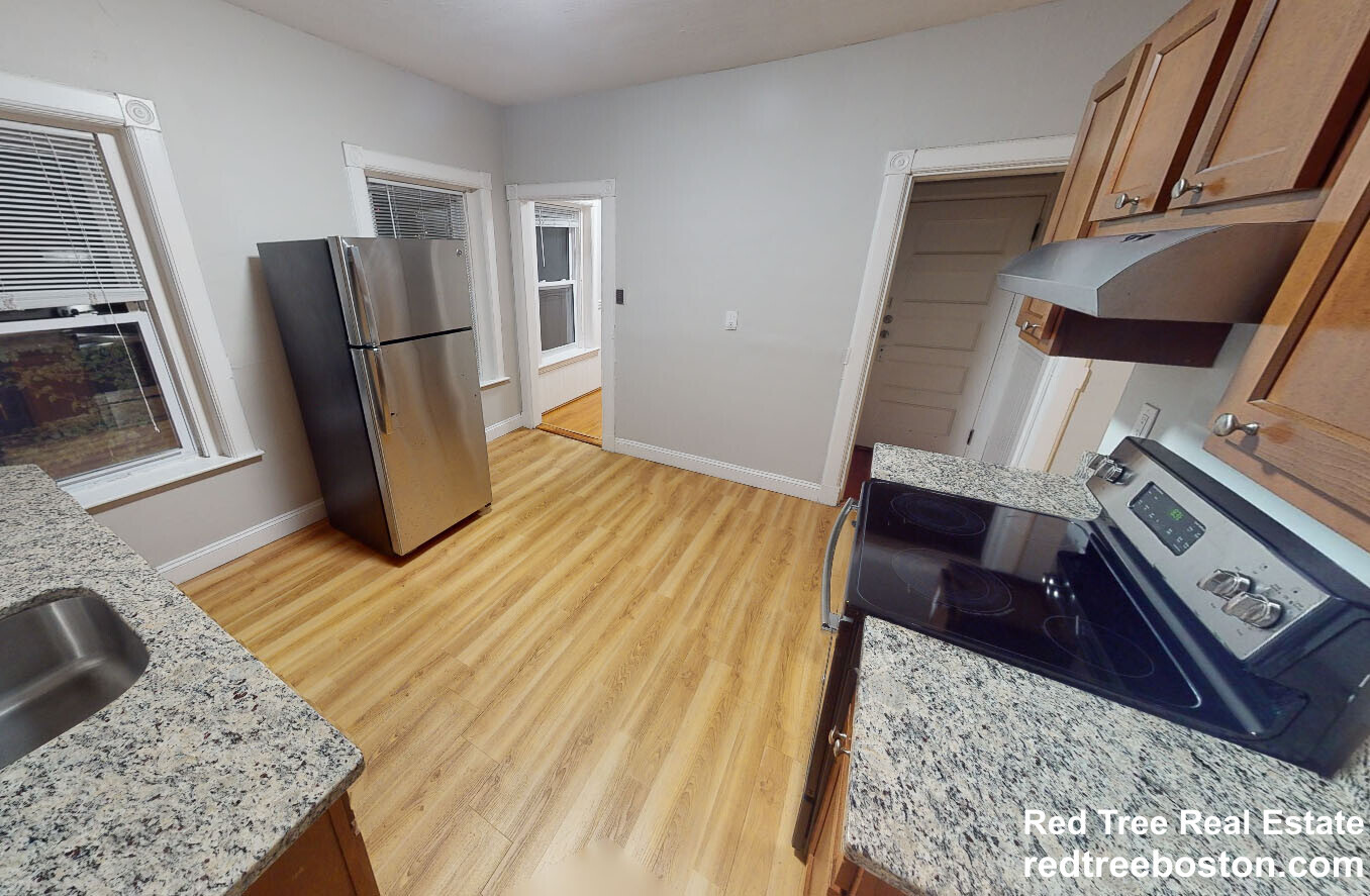 Apt 6 - 904 Massachusetts Ave