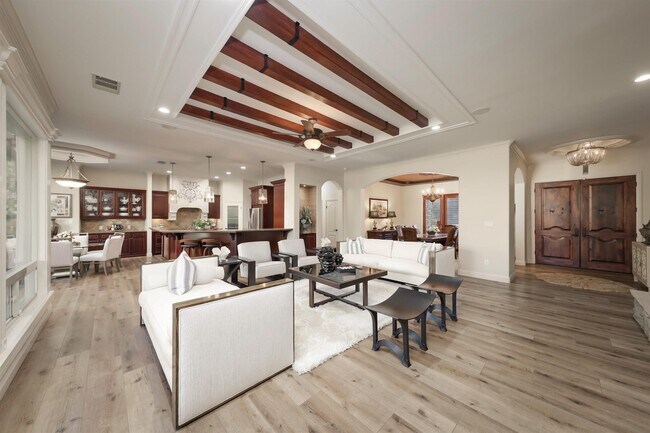 Building Photo - 2510 Tiverton Dr