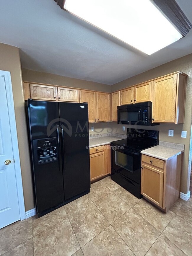 Building Photo - 10348 E Crescent Ave