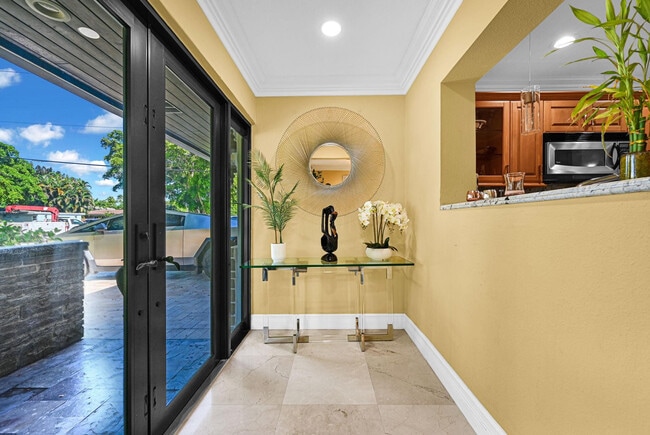 Building Photo - 836 Orchid Dr