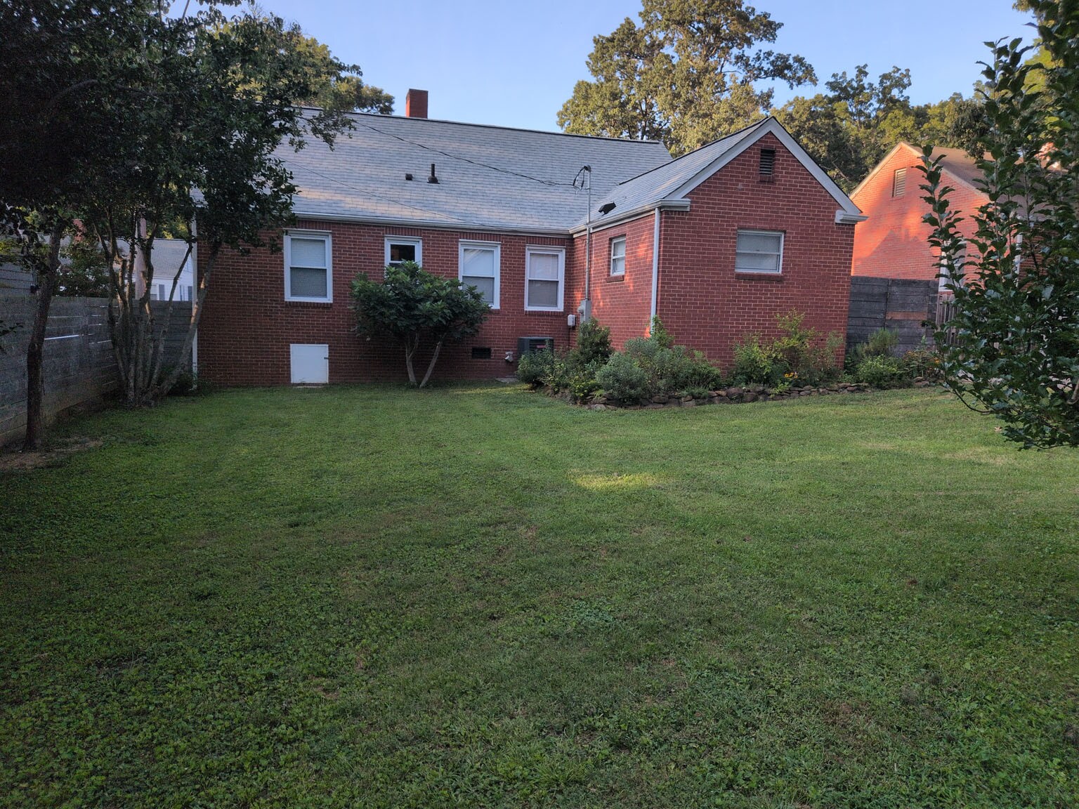Building Photo - 1403 Cardinal Pl