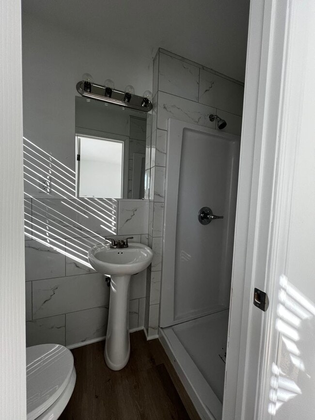 Building Photo - Newly remodeled 4 bedroom 2 bathroom house