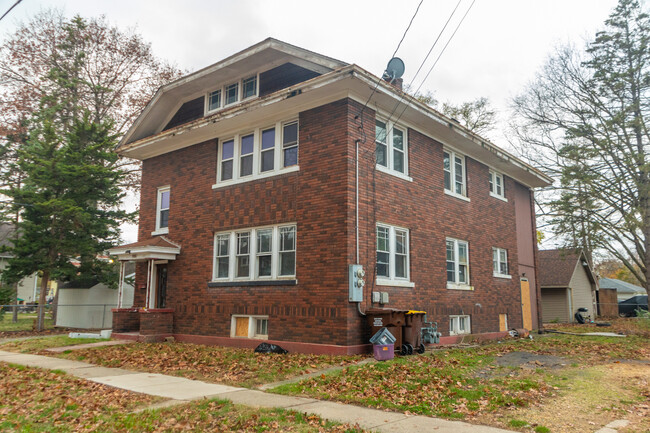 Building Photo - 1711 10th St