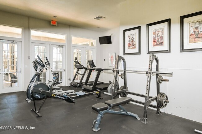 Building Photo - 13700 Richmond Park Dr N