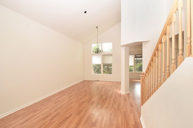 Building Photo - Caughlin Ranch Beauty Clean and Comfortable and Close to Shopping