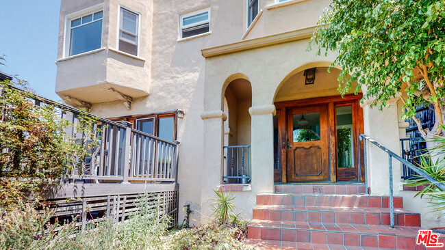 Building Photo - 3627 Crestmont Ave