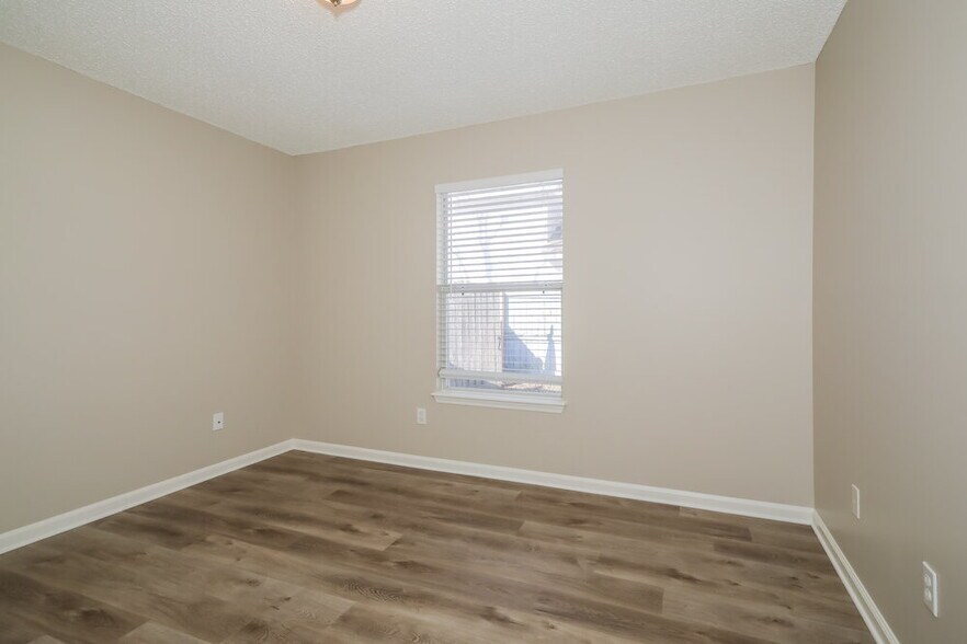 Building Photo - 3266 Sexton Dr