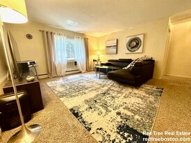 Building Photo - 8 Bryon Rd