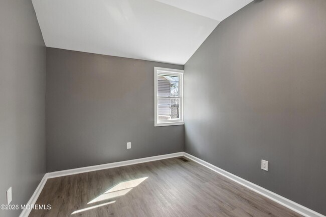 Building Photo - 209 Hilltop Blvd