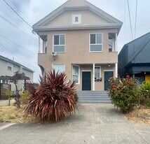 Building Photo - 716 37th St