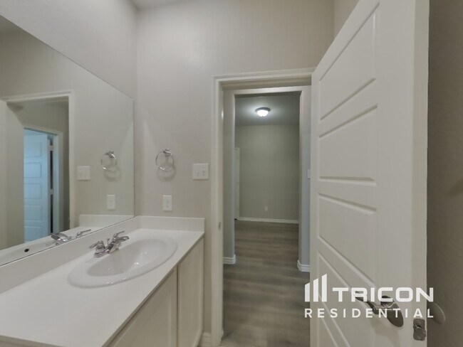 Building Photo - 714 Barbary Ln
