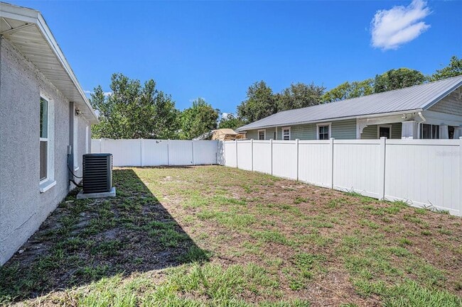 Building Photo - 3012 N Highland Ave