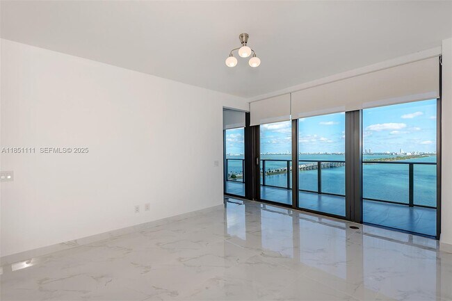 Building Photo - 3131 NE 7th Ave