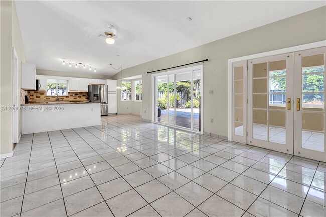 Building Photo - 8531 SW 12th St