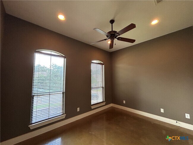 Building Photo - 406 Williams Way