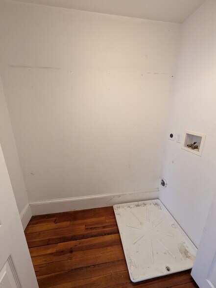 Building Photo - 1123 Washington St