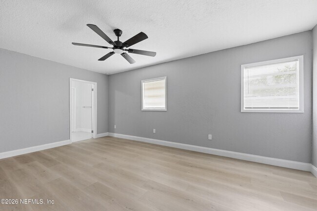 Building Photo - 9565 Carbondale Dr W