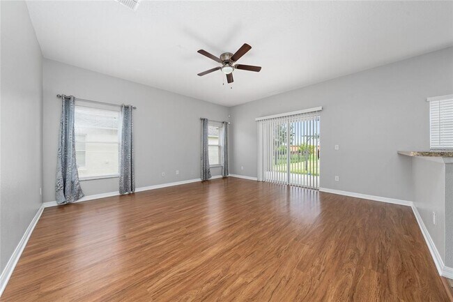 Building Photo - 1755 Plantation Oak Dr
