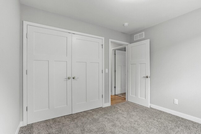 Building Photo - 200 Chalet Dr