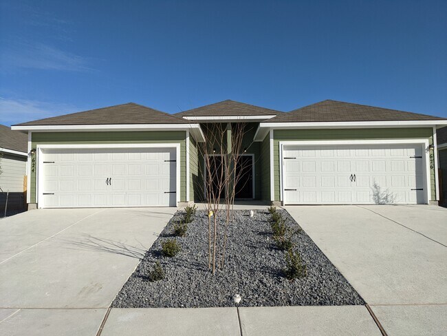 Building Photo - 3412-3414 Scott Circle