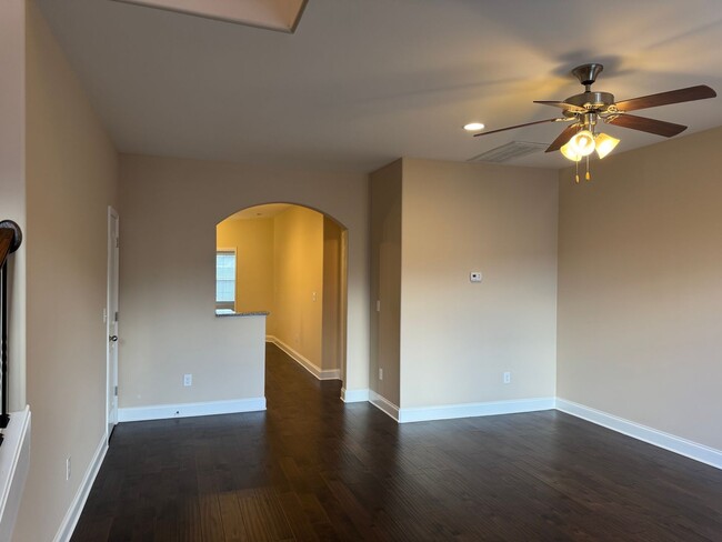 Building Photo - 3 BR Bellevue Townhome in Harpeth Park