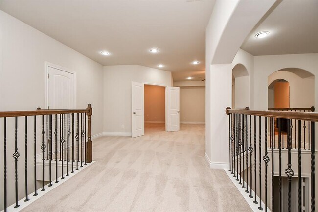 Building Photo - 24210 Madrid Hill Ln