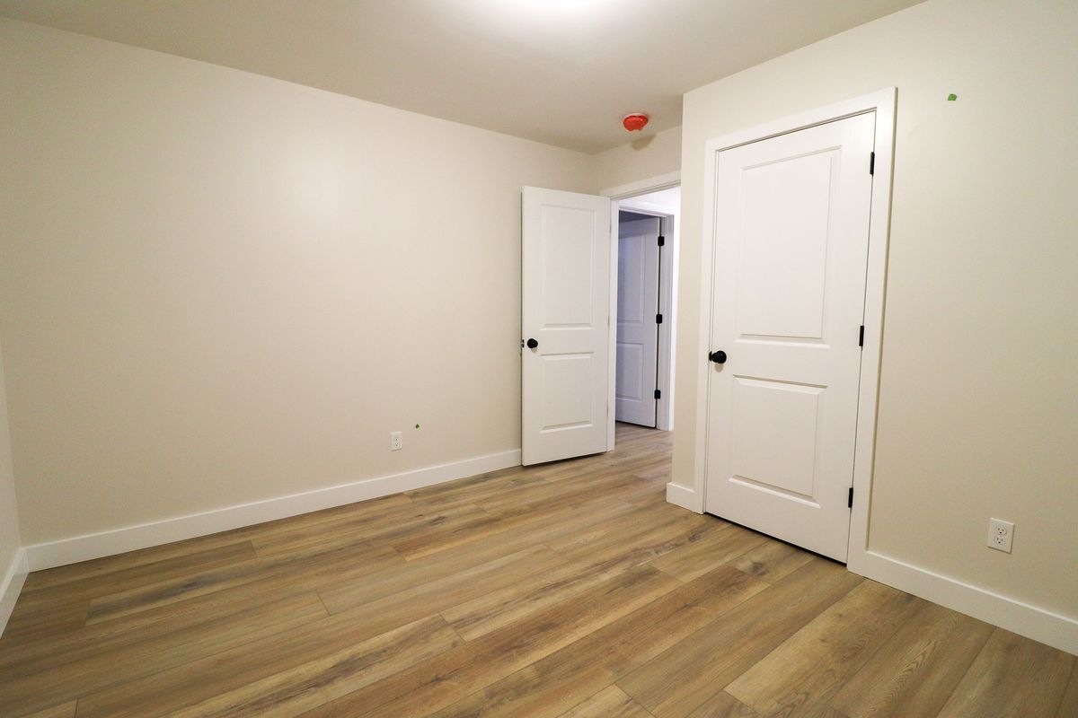 Building Photo - 201 Elmwood Cir