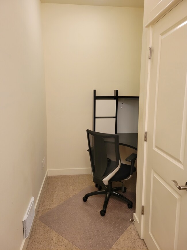 Building Photo - 400 Washington Ave