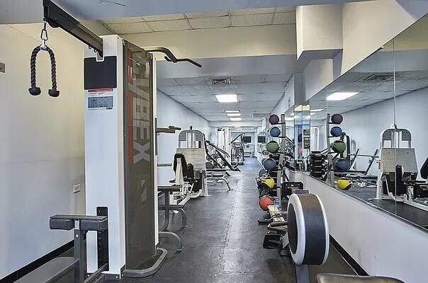 Building Photo - 2 S End Ave