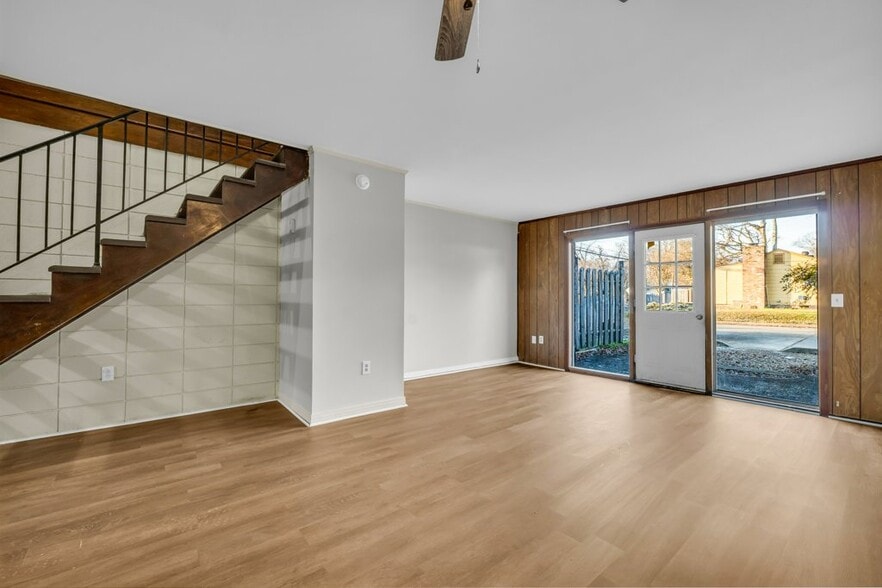 Building Photo - 807 E Broad St