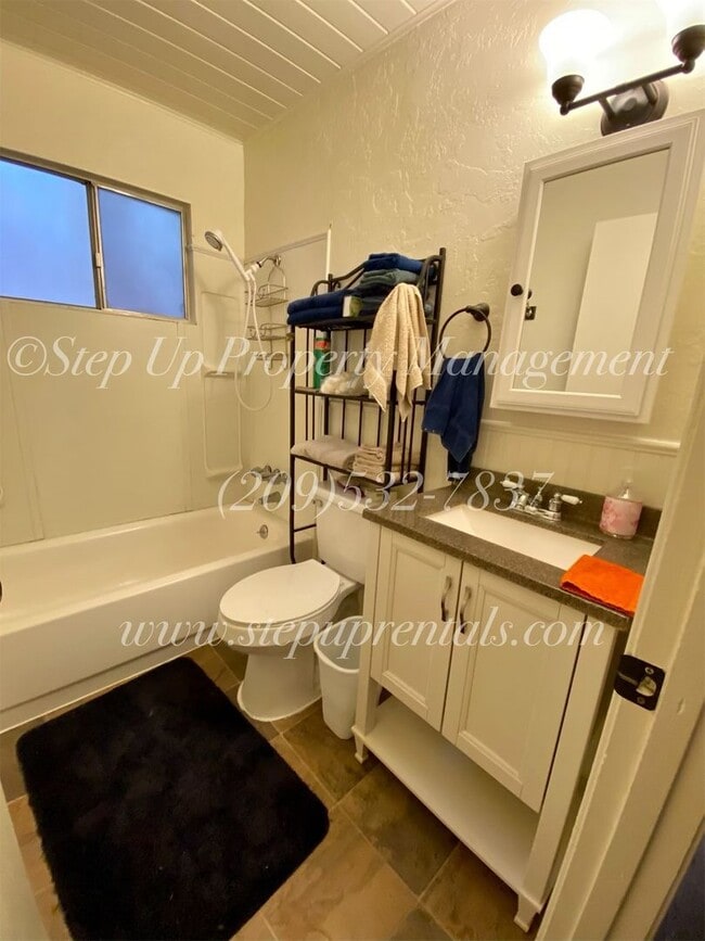 Building Photo - 22101 Crystal Falls Dr