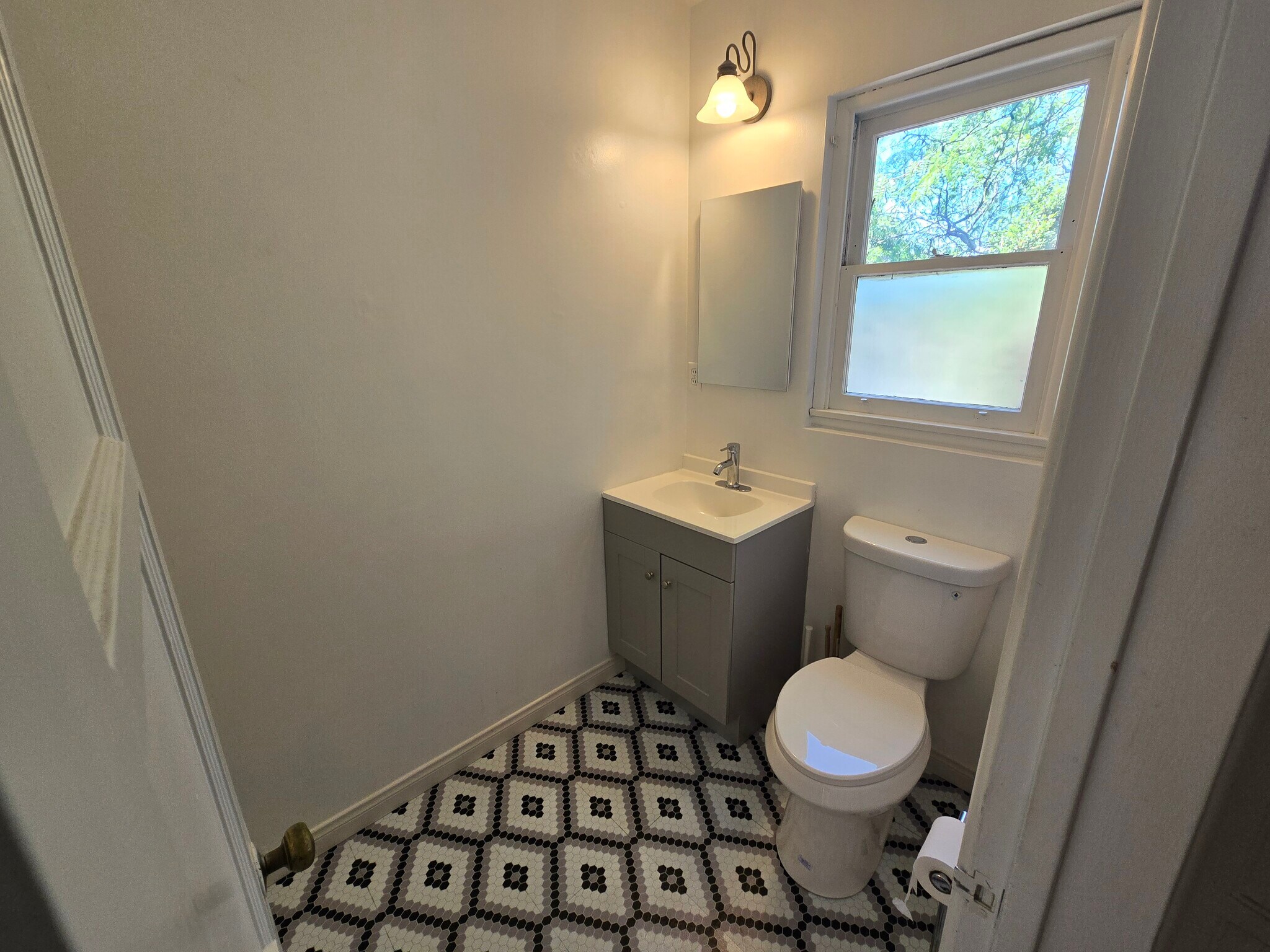 Building Photo - 12914 Rose Ave