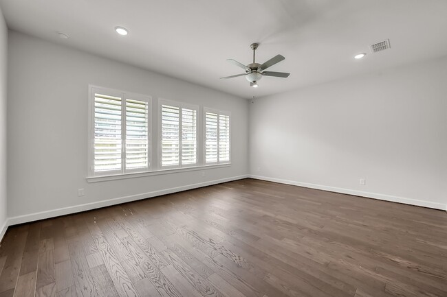 Building Photo - 32336 Noble Crk Dr