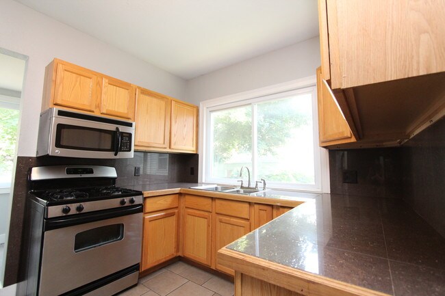 Building Photo - 110 Valley Ave NW