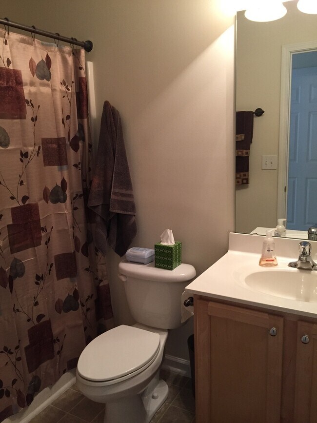 Building Photo - 3 Bedroom, 2.5 Bath Home in Bonnie Vista Community